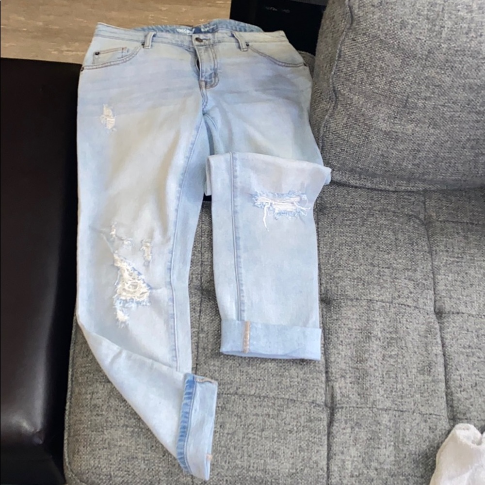 Distressed Boyfriend Jeans